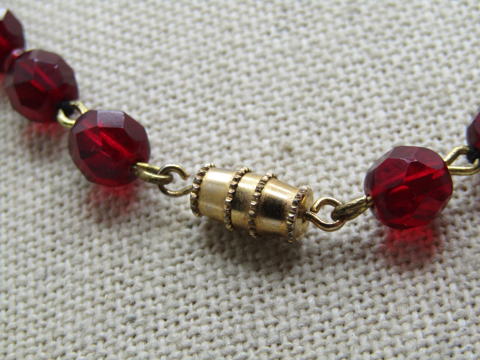 Vintage Red Faceted Beaded Necklace, 18", 1960's-1970's - 4