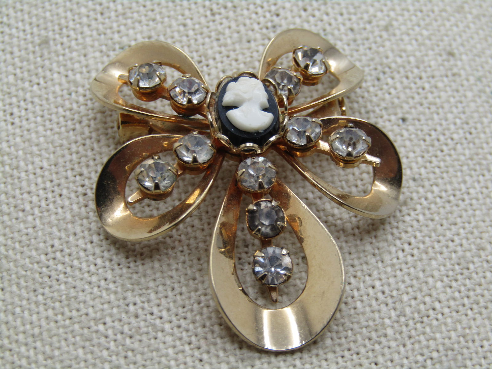 Vintage Cameo Rhinestone Looped Brooch Pendant, 1960's - 2