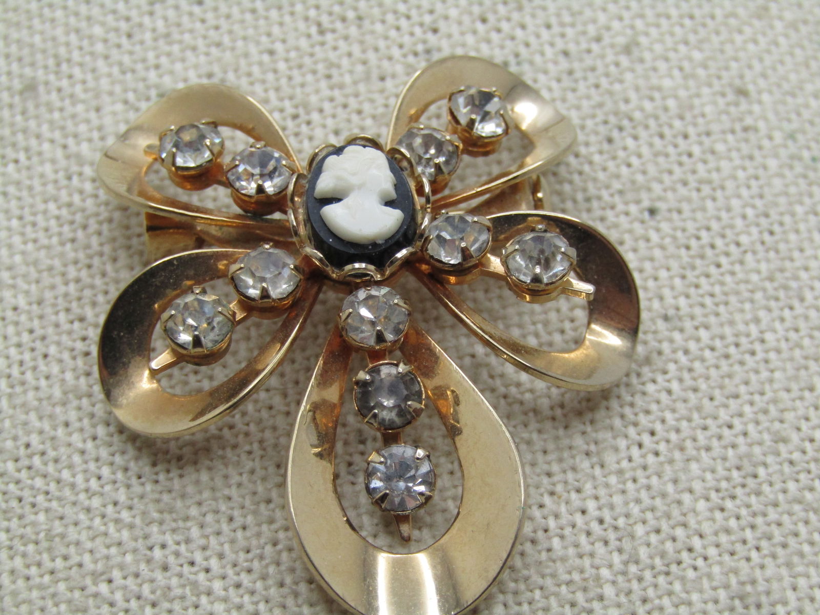 Vintage Cameo Rhinestone Looped Brooch Pendant, 1960's - 4