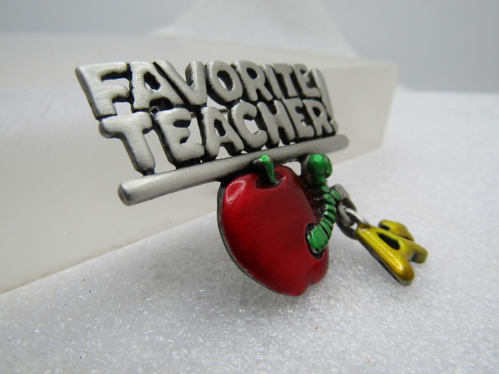 Vintage Favorite Teacher Brooch, Dangling Charms. Signed JJ 1980's-1990's - 3