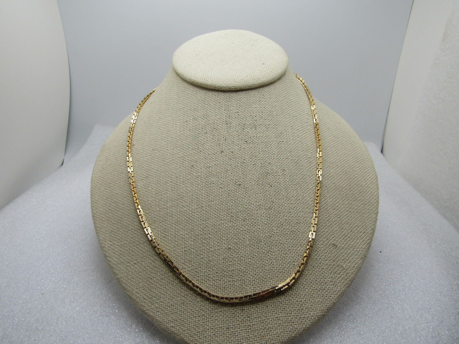 Vintage Rectangular Link Necklace, 35", 1960's-1970's: Vintage Rectangular Link Necklace, 35", 1960's-1970's. Gold tone with spring ring clasp. It is appx. 2.5mm wide with rectangular links that alternate direction. Great to wear as-is. Also easy to