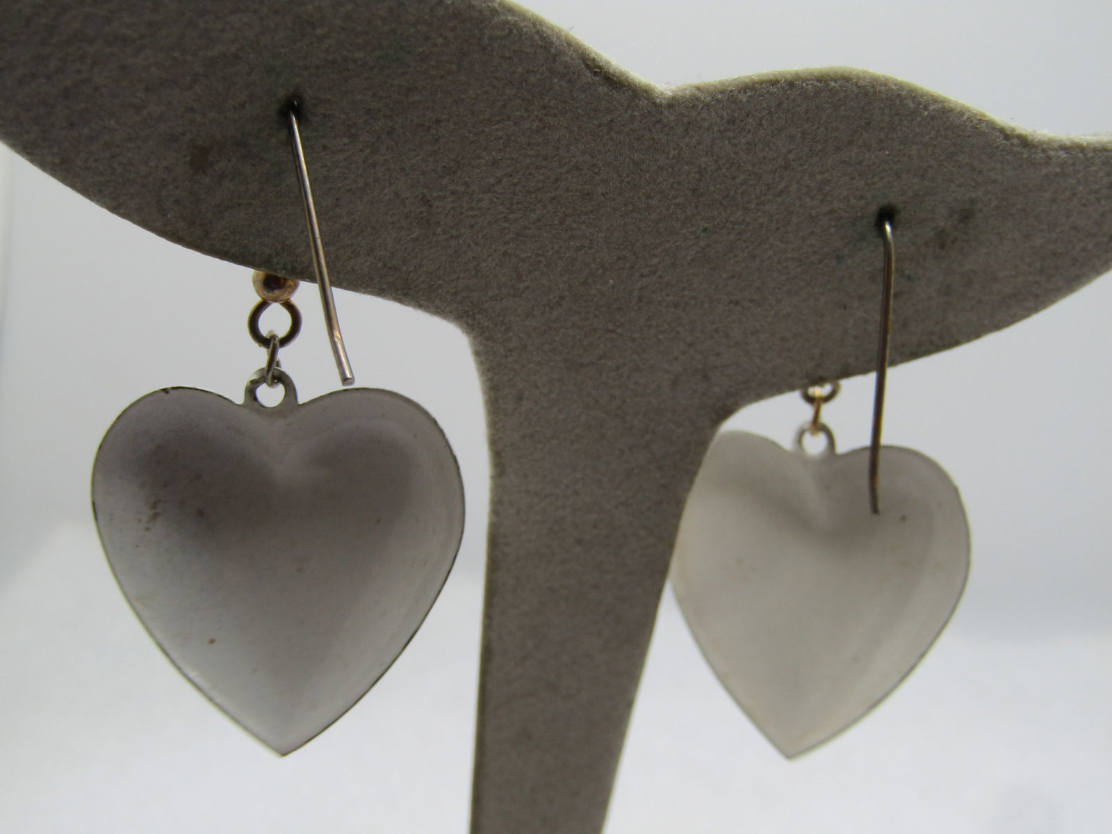 Vintage White Enameled Hear Earrings, 1960's, Pierced - 4