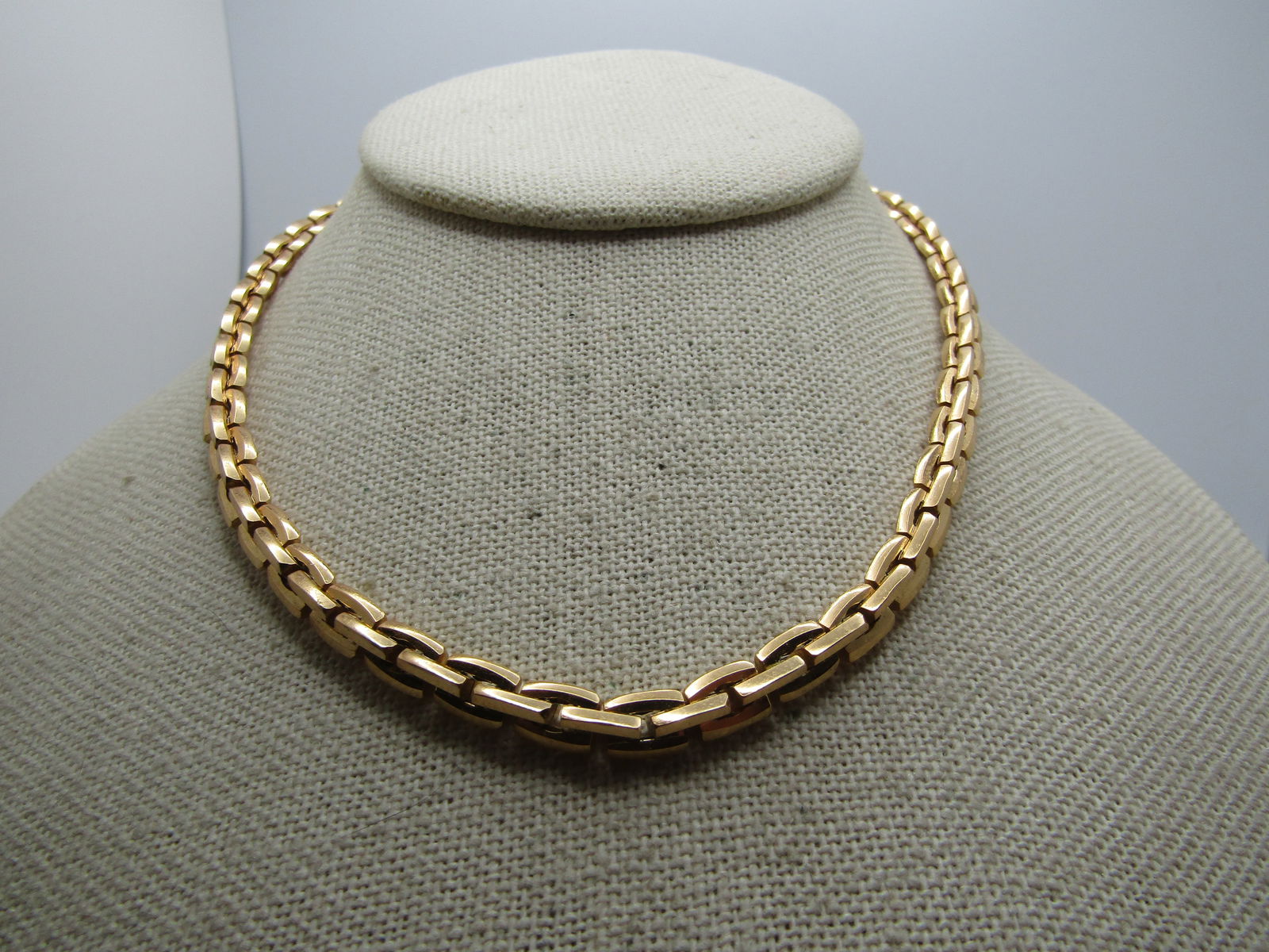 Vintage Napier Heavy Bar Link Necklace, 15", 1980's-1990's: Vintage Napier Heavy Bar Link Necklace, 15", 1980's-1990's. Gold tone nd appx. 4mm wide with a flip clasp where it is signed Napier. Very clean and in very good condition. (W10116.6 SS14110 J LD