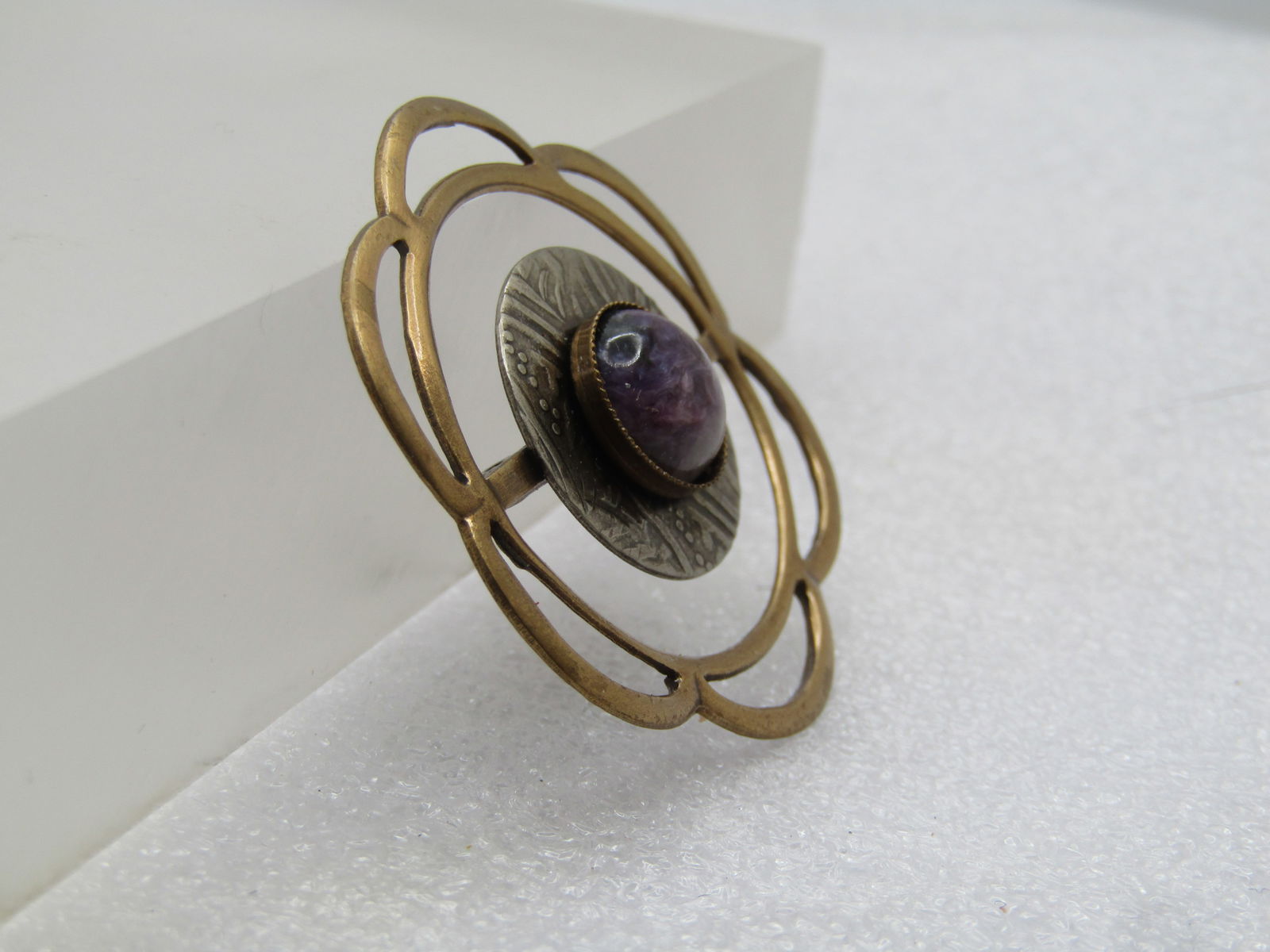 Vintage Purple Agate Two-Tone Brooch, Scalloped, 1980's-1990's - 3