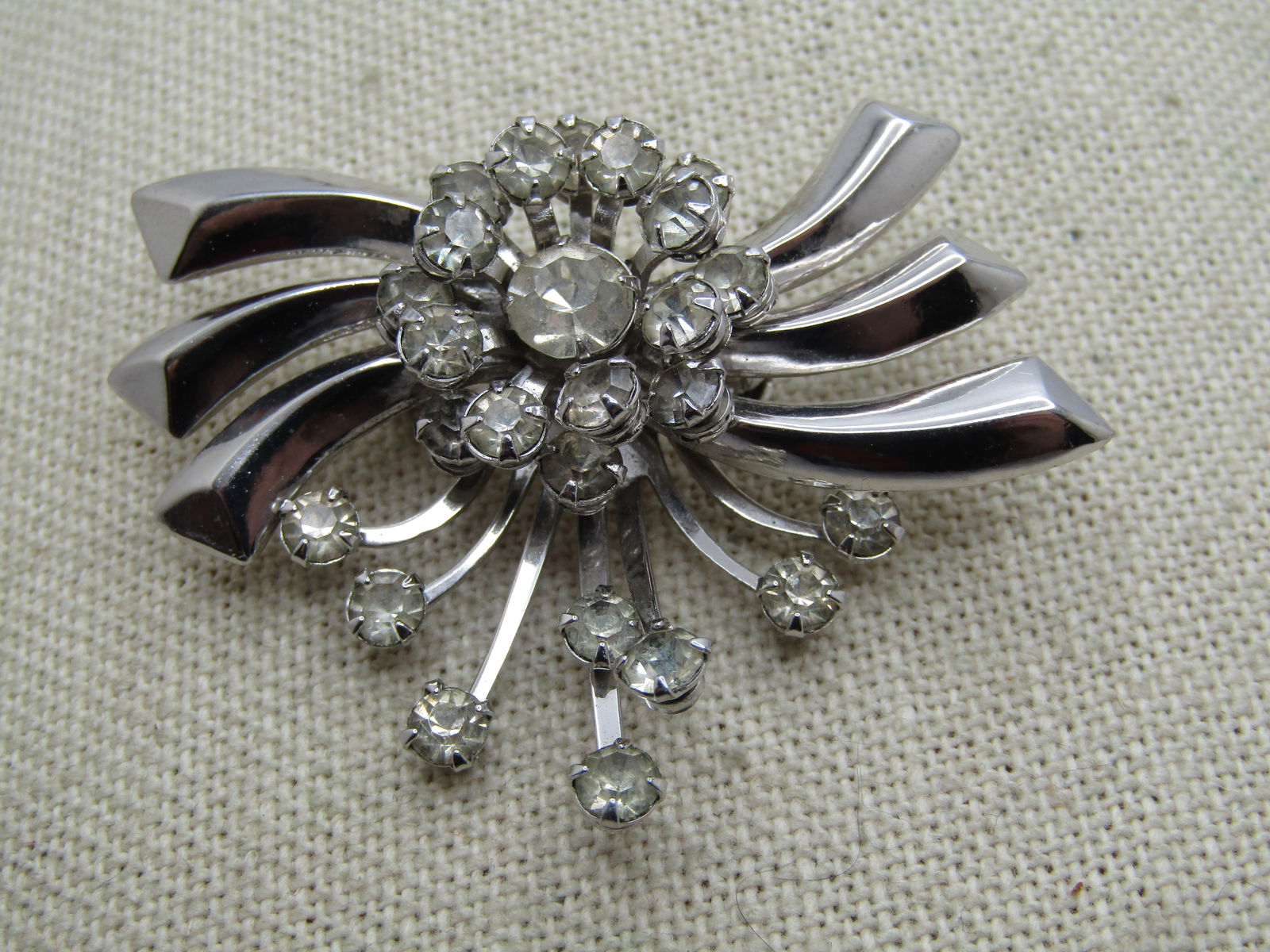 Vintage Clear Rhinestone Flared Brooch/Pendant, 1940's-1960's - 4