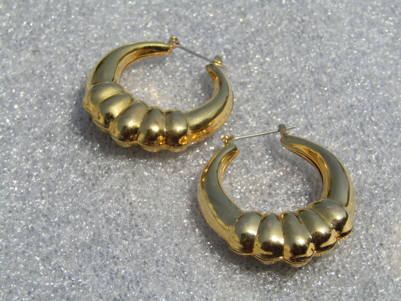 Vintage Puffy Gold Tone Hoop Earrings, Pierced, 1980's-1990's - 2