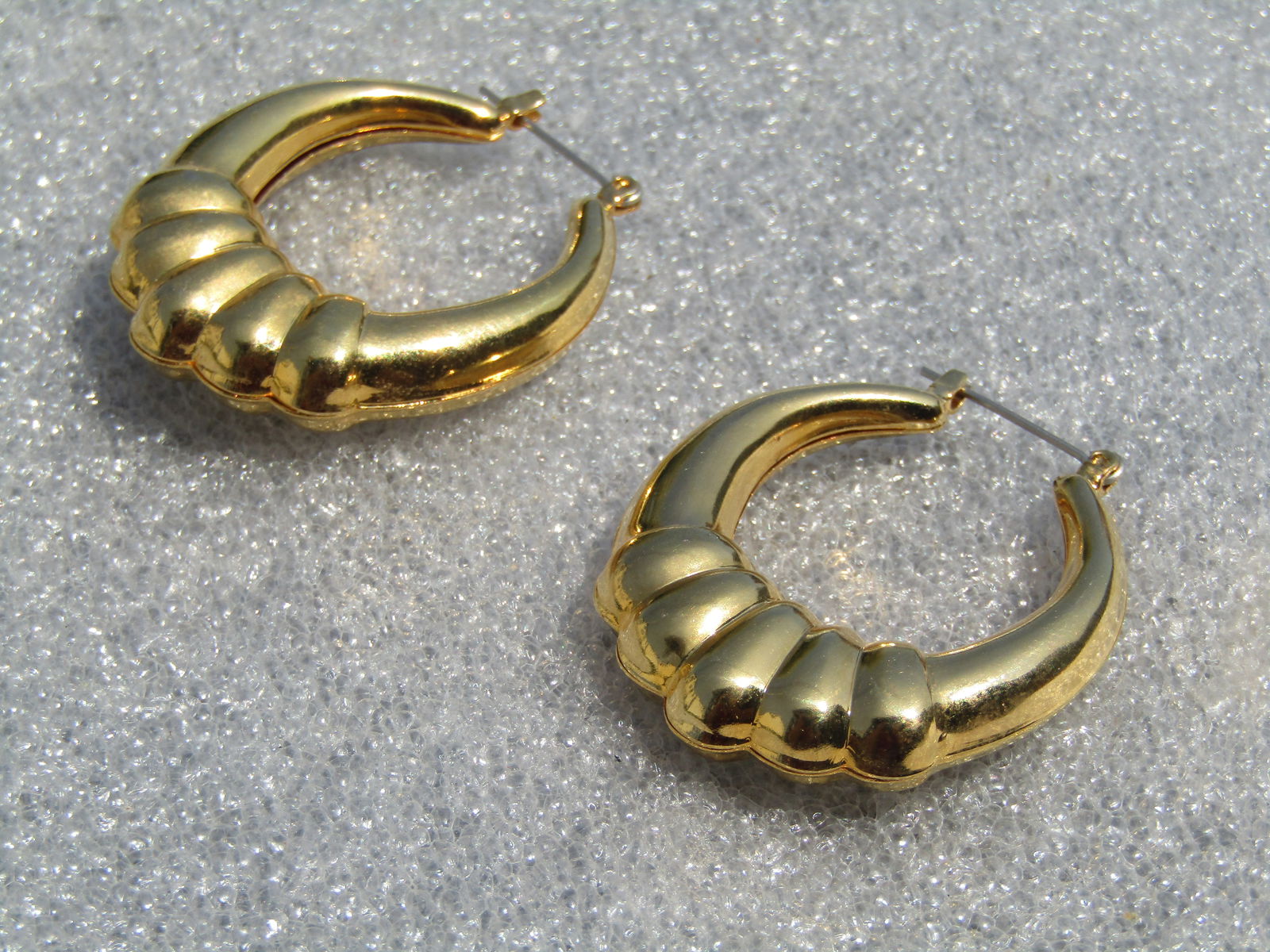 Vintage Puffy Gold Tone Hoop Earrings, Pierced, 1980's-1990's - 3