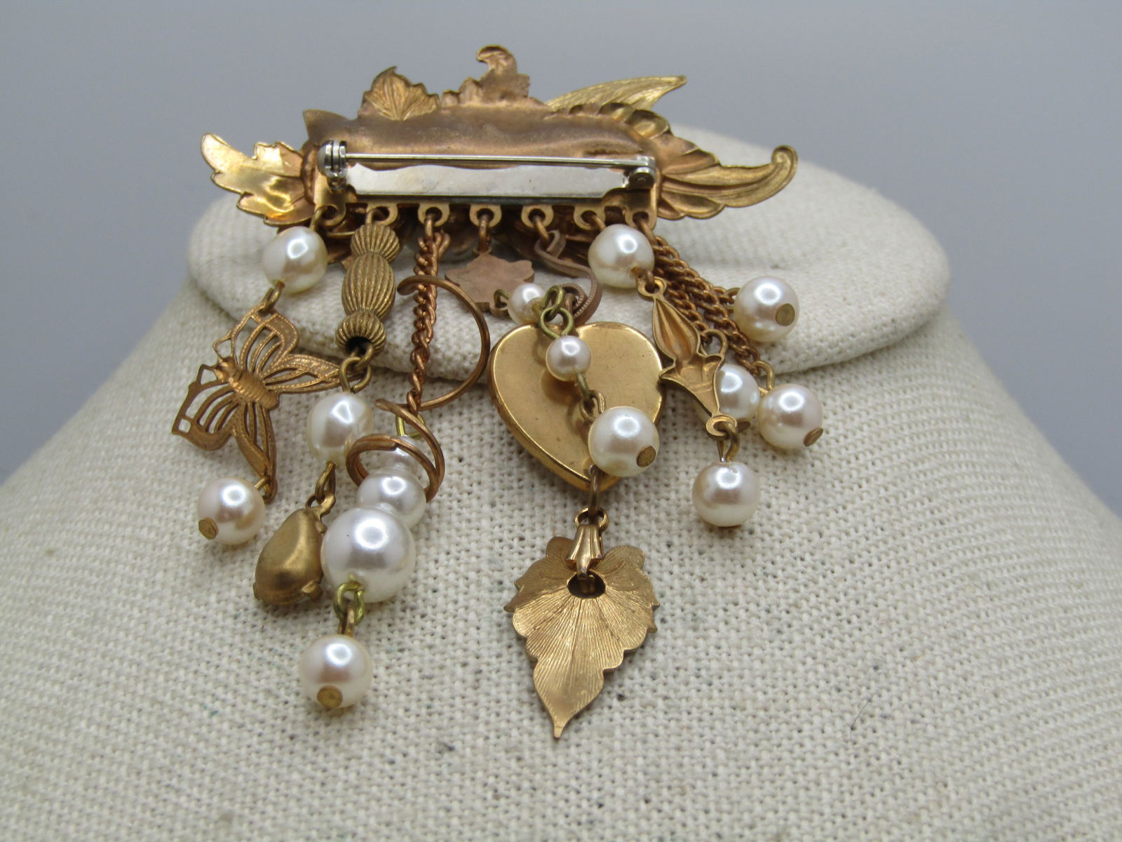 Vintage Dangling Faux Pearl Brooch, Early 1900's themed, age appx. 1980's - 5