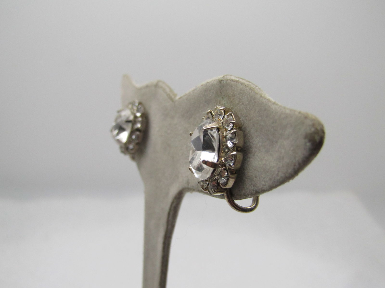 Vintage Clear Rhinestone Cluster Earrings, Clip, 1960. - 2