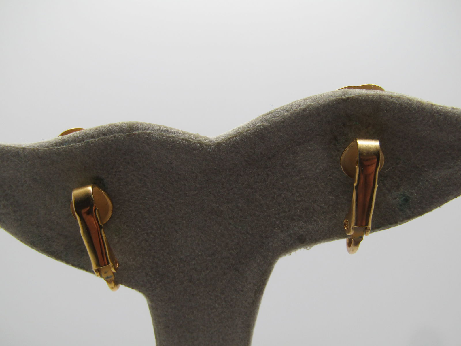 Vintage Open Blossom Earrings, Faux Pearl, 1960's. - 4