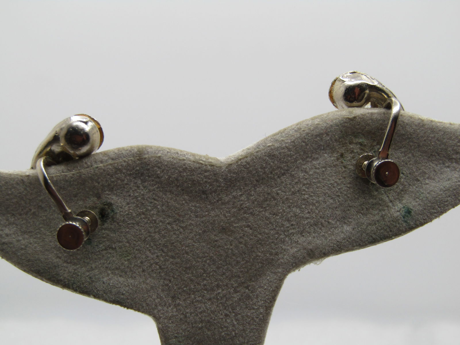 Vintage Clear Rhinestone Screwback Earrings, Art Deco Themed, 1940's-1950's. - 4