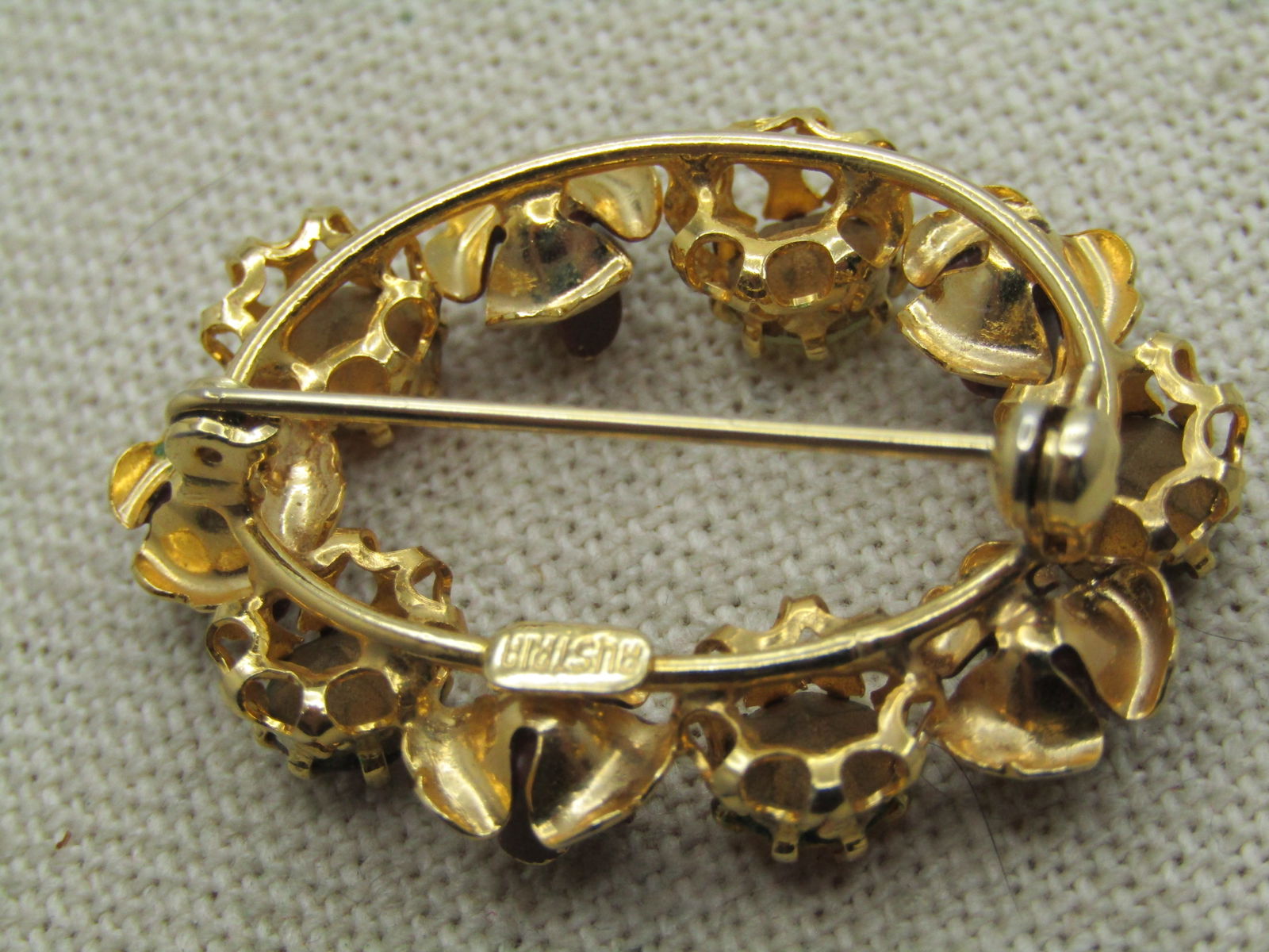 Vintage Austria Crystal Oval Brooch, Rose Blossoms, 1940's-1960's - 6