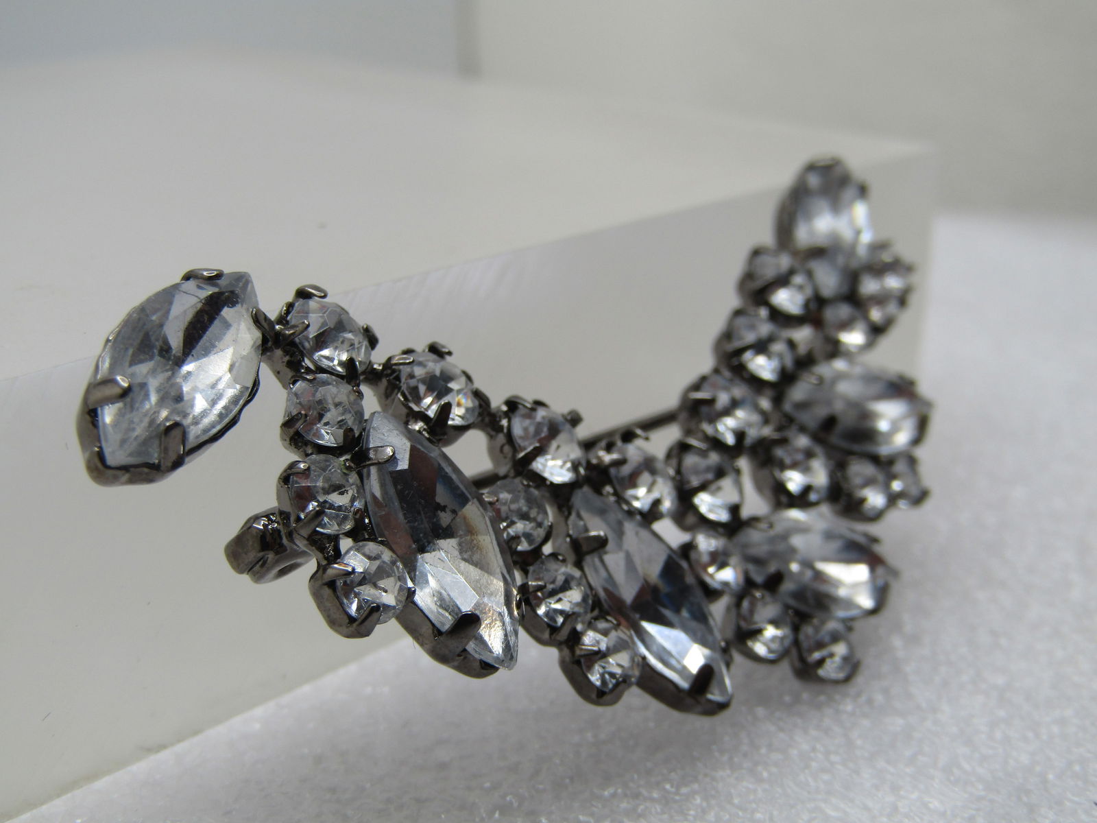 Vintage Clear Rhinestone Curved Brooch, Marquise/Round stones, 1980's-1990's - 3