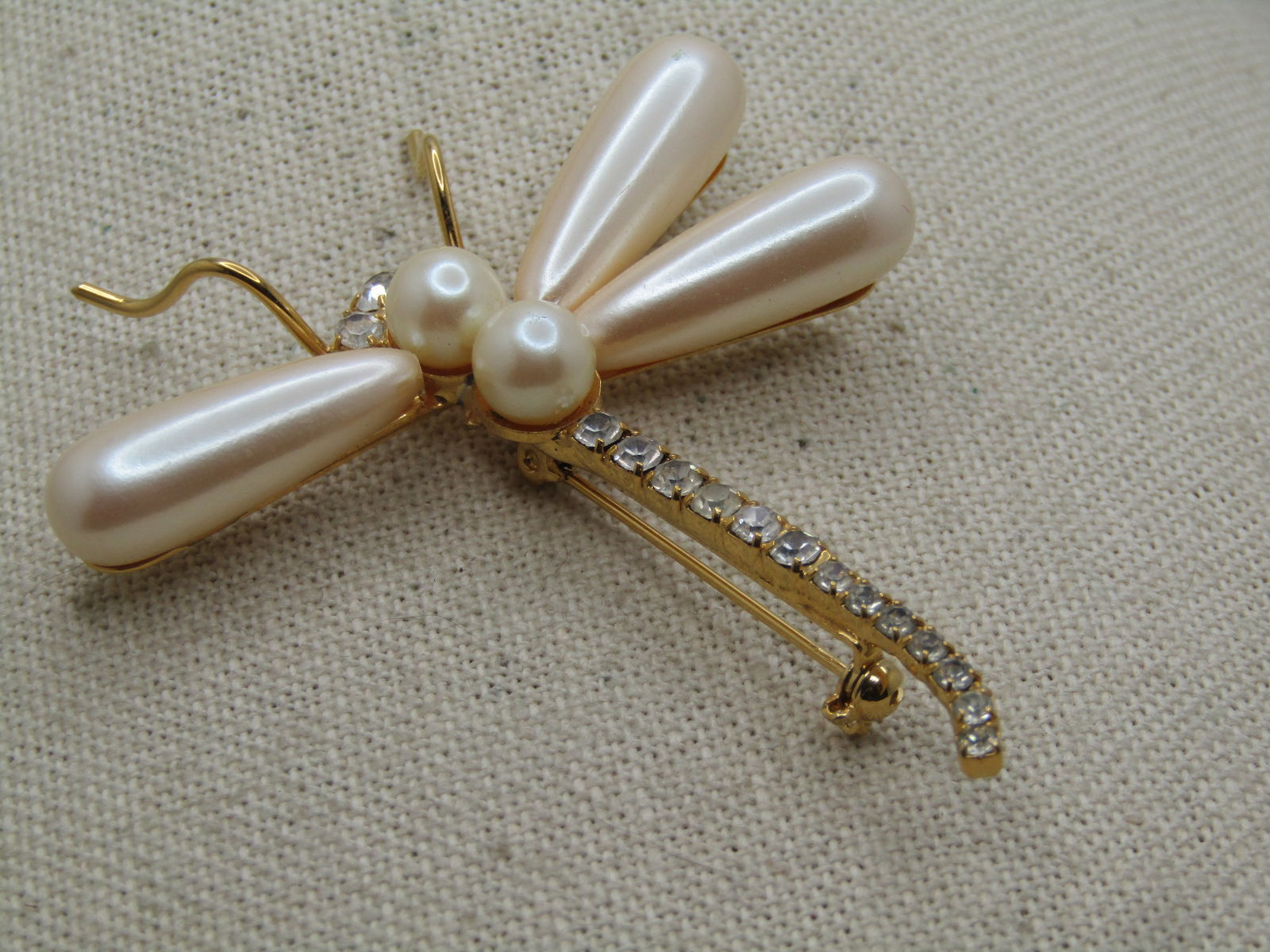 Vintage Rhinestone and Faux Pearl Dragonfly Brooch 1980's. - 3