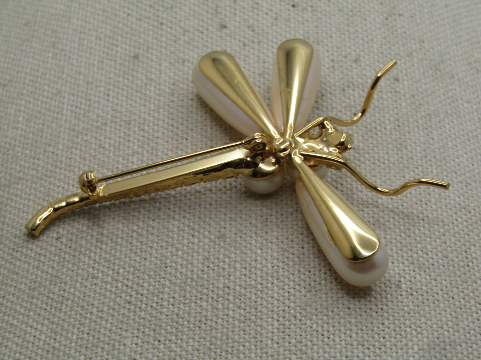Vintage Rhinestone and Faux Pearl Dragonfly Brooch 1980's. - 5