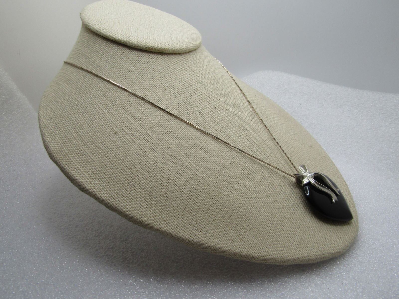 Vintage Sterling Black Onyx Heart Ribbon Necklace, 24". 1980's-1990's - 3