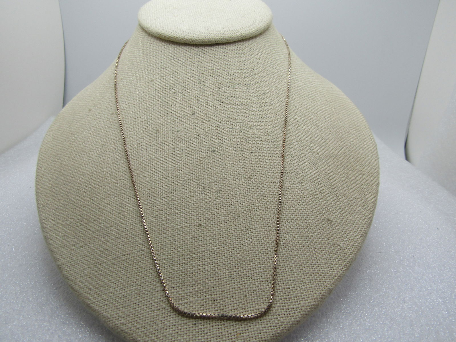 Vintage Sterling Box Chain Necklace, 19", Italy, 1970's-1980's: Vintage Sterling Box Chain Necklace, 19", Italy, 1970's-1980's. this is appx. 1mm wide and marked .925 and tests as sterling with a weight of appx. 2.62 gr. Spring clasp. It is also marked I taly. Gre