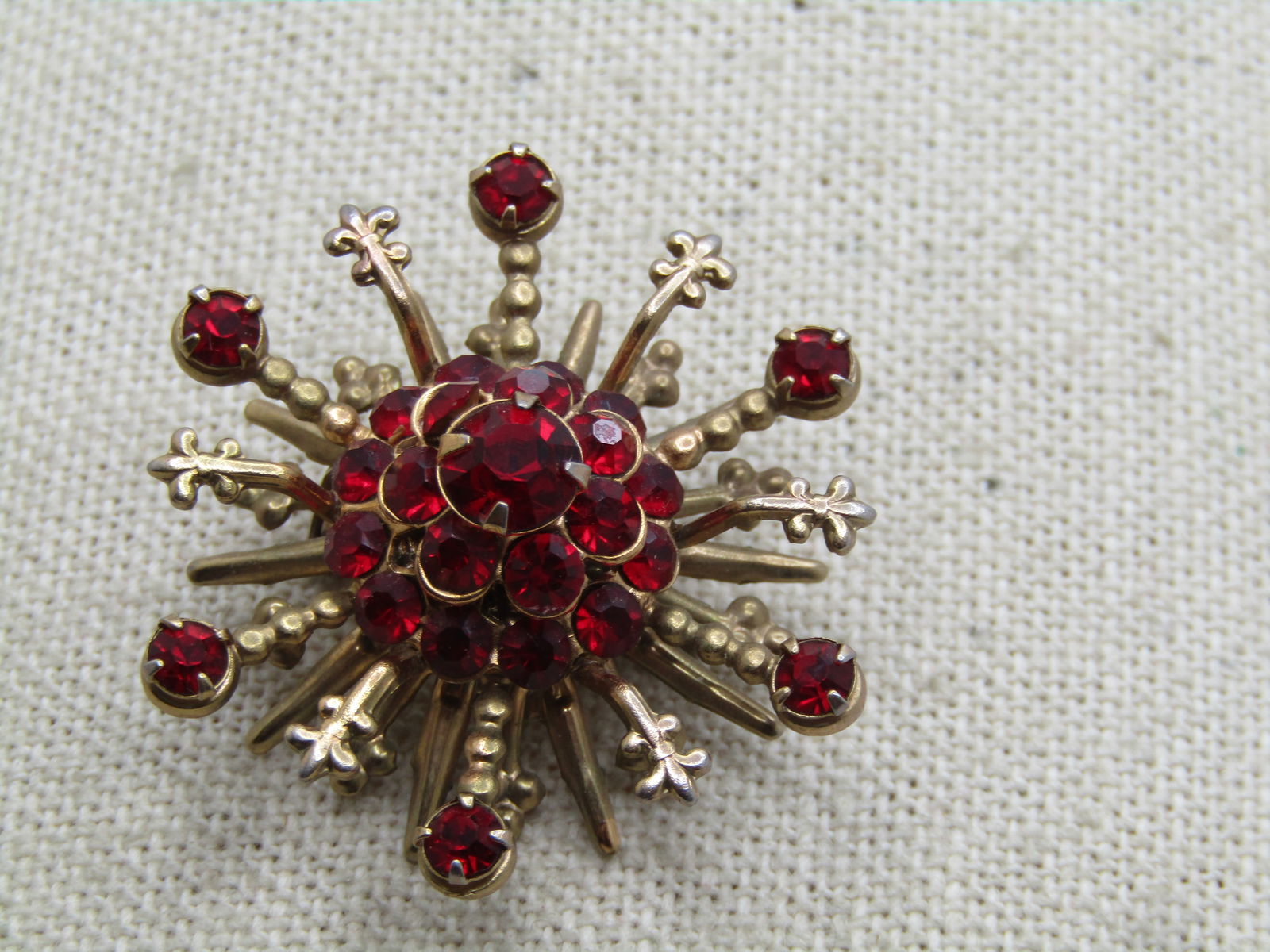 Vintage Red Rhinestone Tiered Brooch, 1940's-1950's - 2