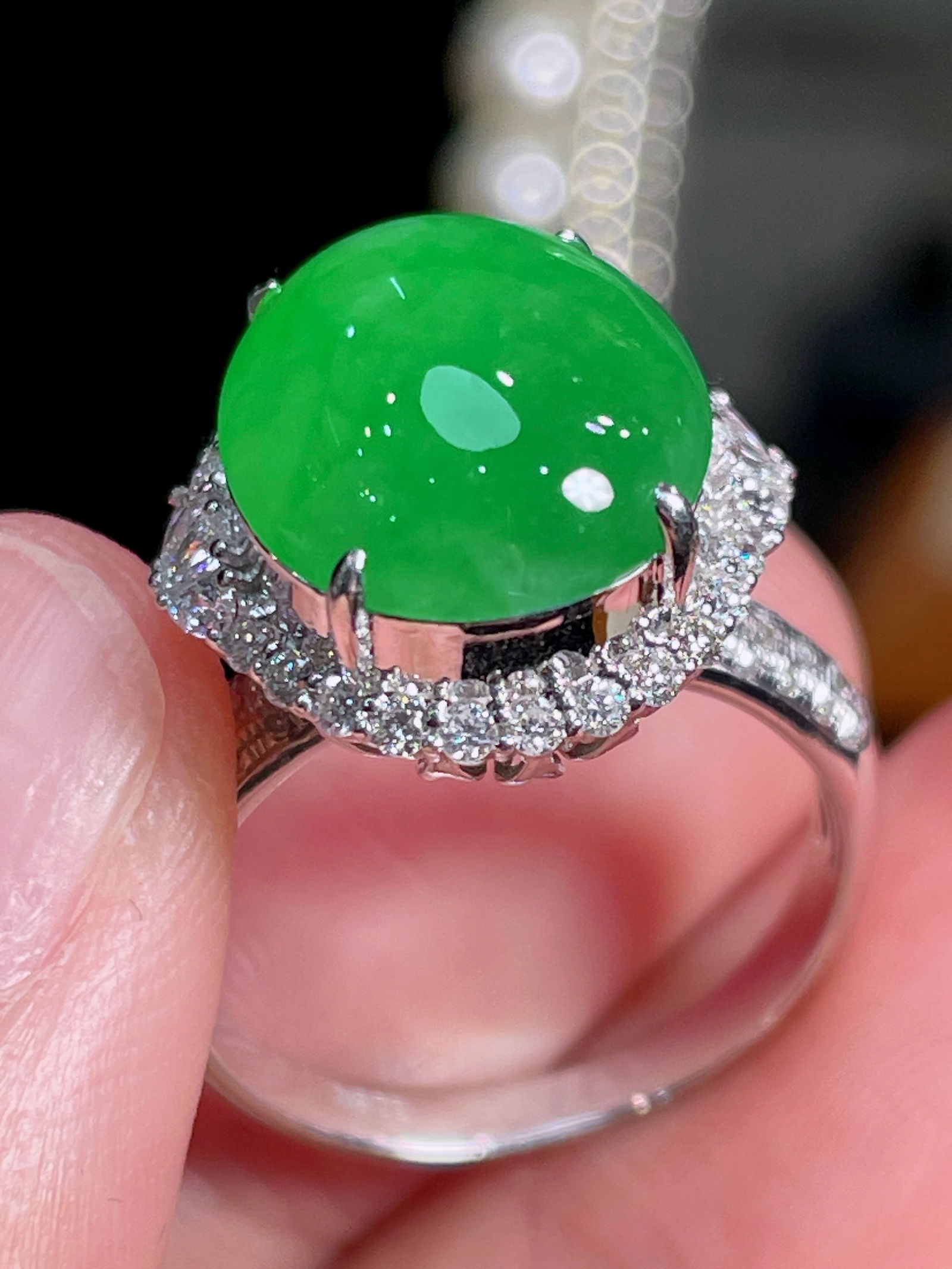 18k Gold Natural Green Jadeite Cabochon Ring - 3