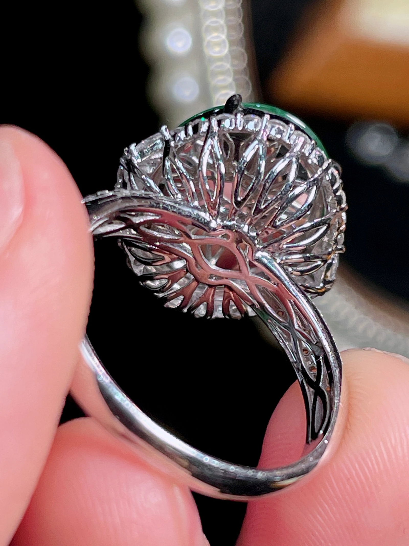 18k Gold Natural Green Jadeite Cabochon Ring - 4