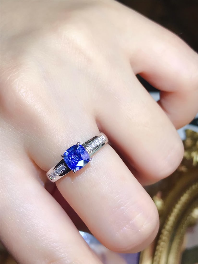 18k Gold Natural Blue Sapphire Ring - 3