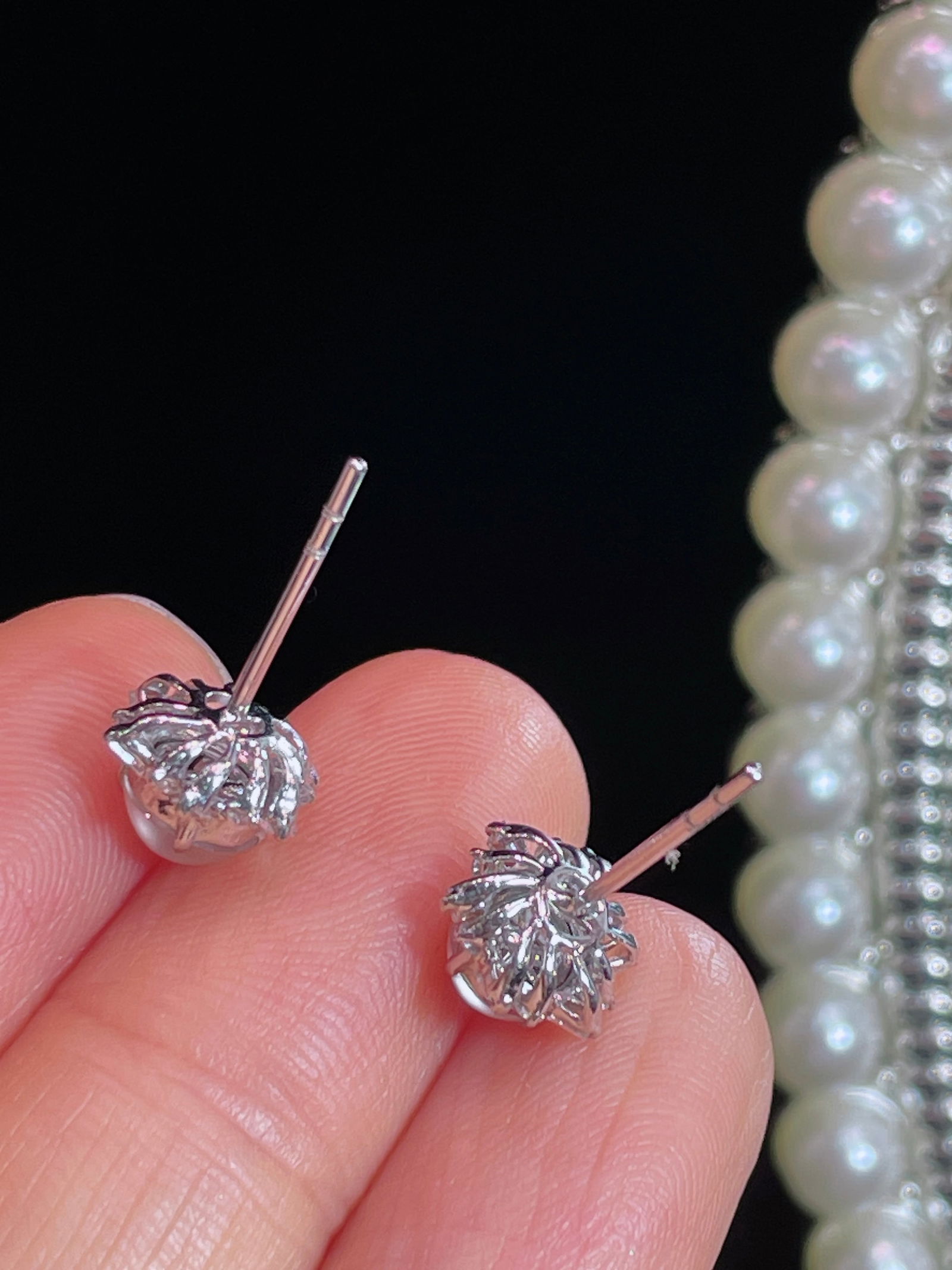 18k gold white jadeite cabochon earrings - 4