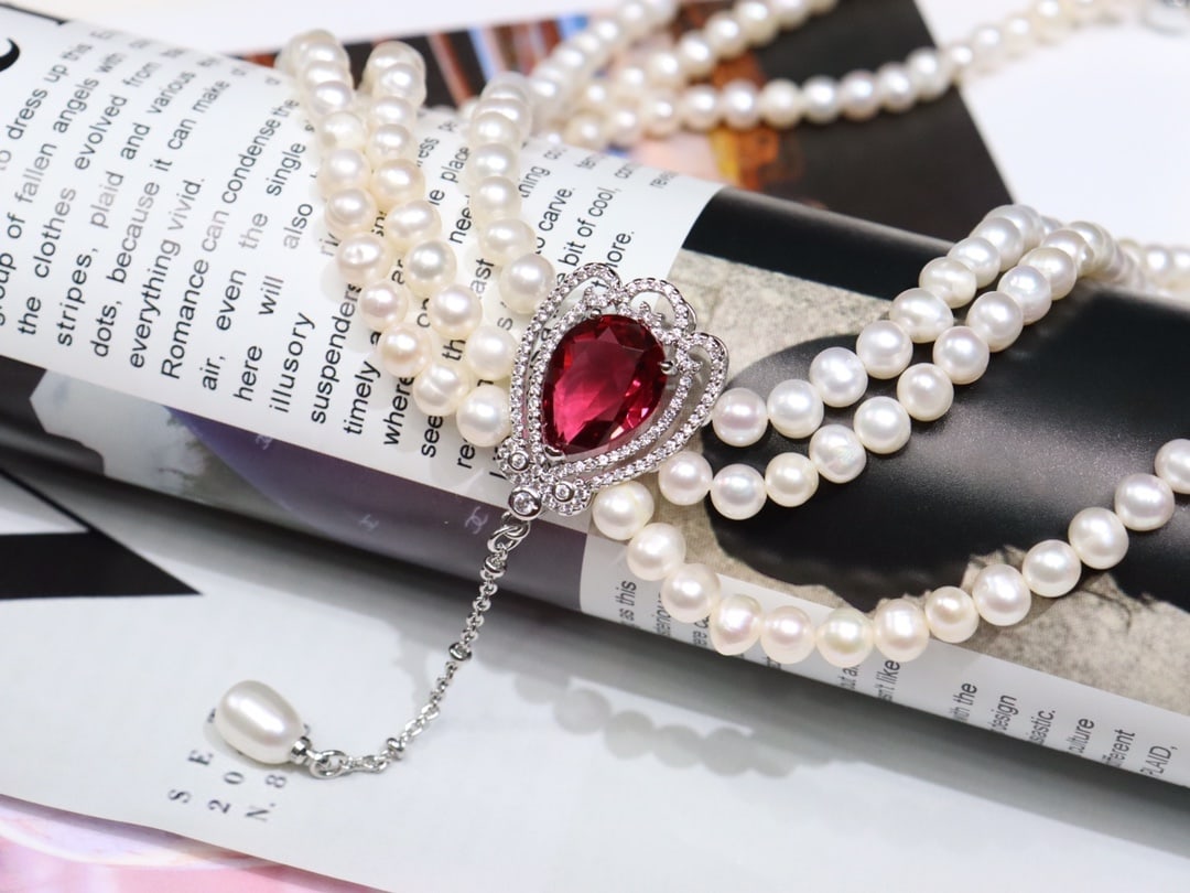 Ruby-colored natural pearl necklace - 2