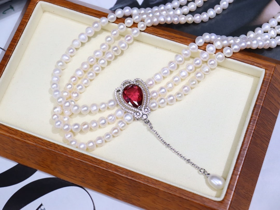Ruby-colored natural pearl necklace - 3