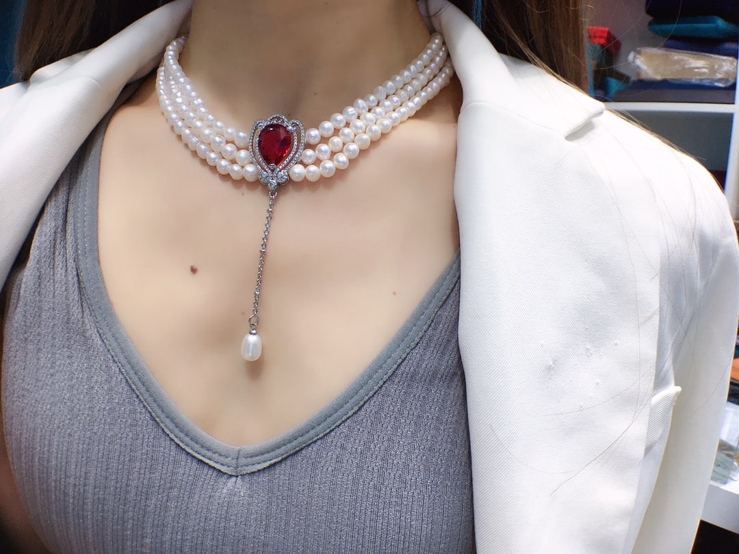 Ruby-colored natural pearl necklace - 4
