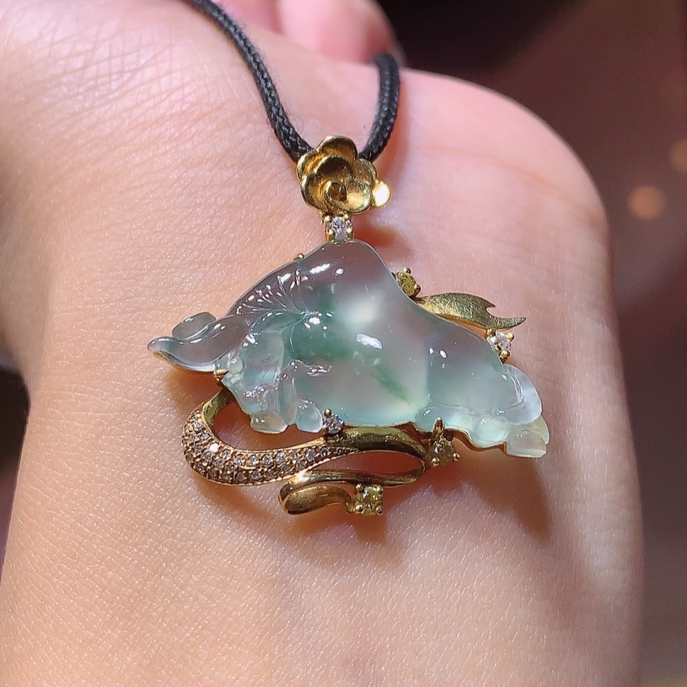 High-grade icy jadeite Tang horse pendant with floating flowers - 3