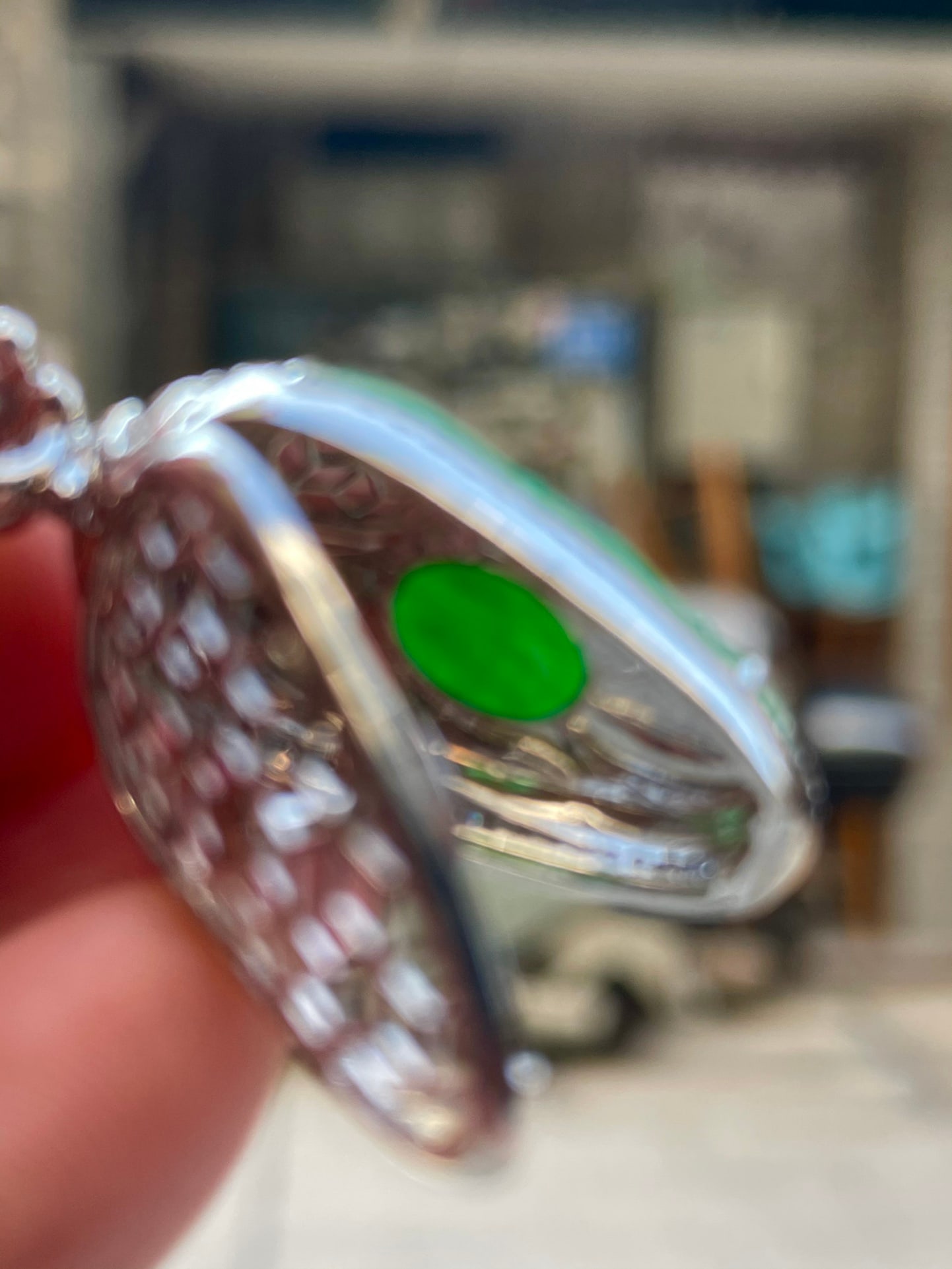 18k gold and diamond-set high-quality icy green jadeite leaf pendant - 5