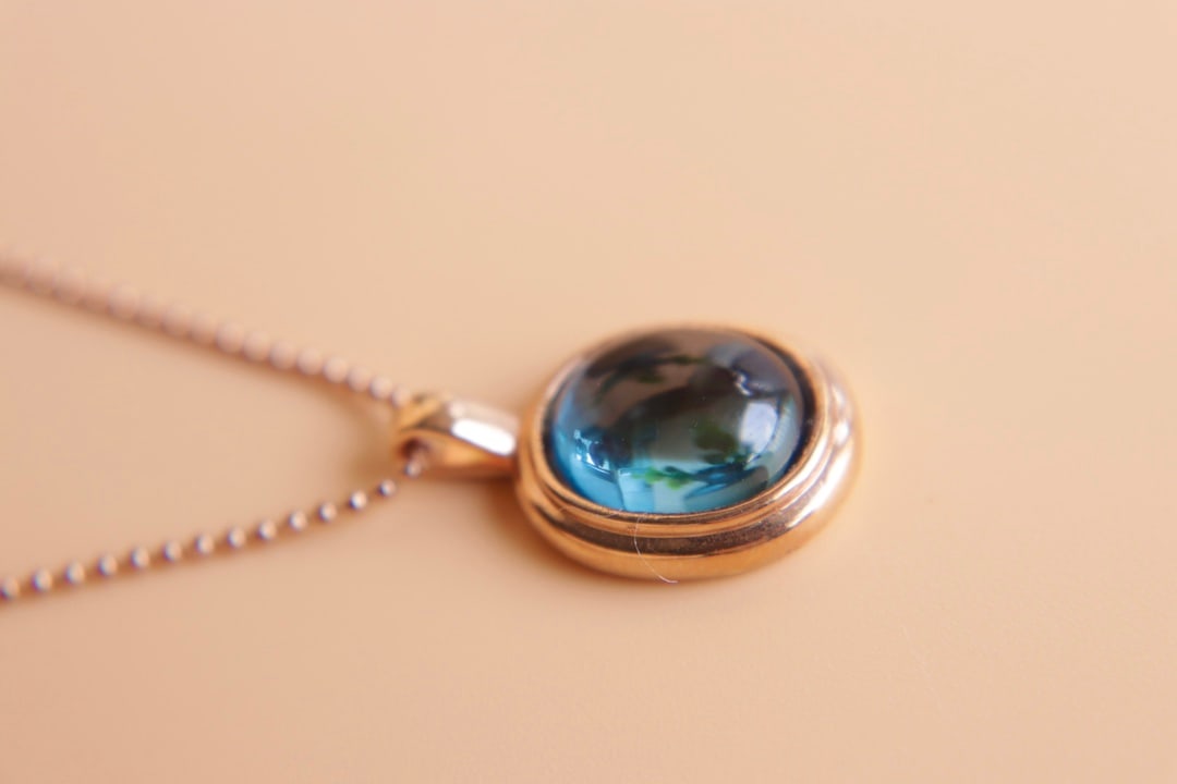 18K gold pendant set with topaz - 5