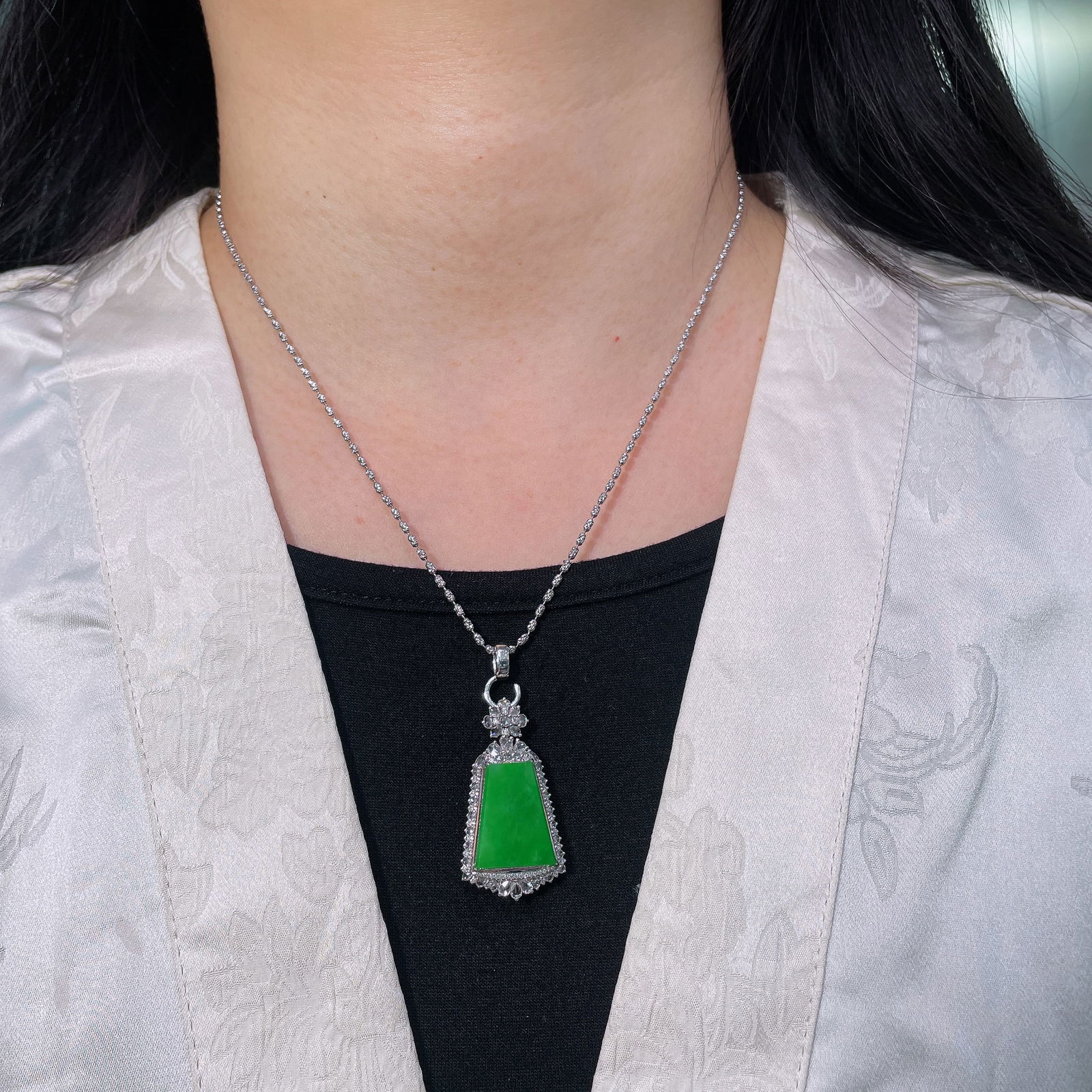 18k Gold Diamond Jadeite Pendant - 4