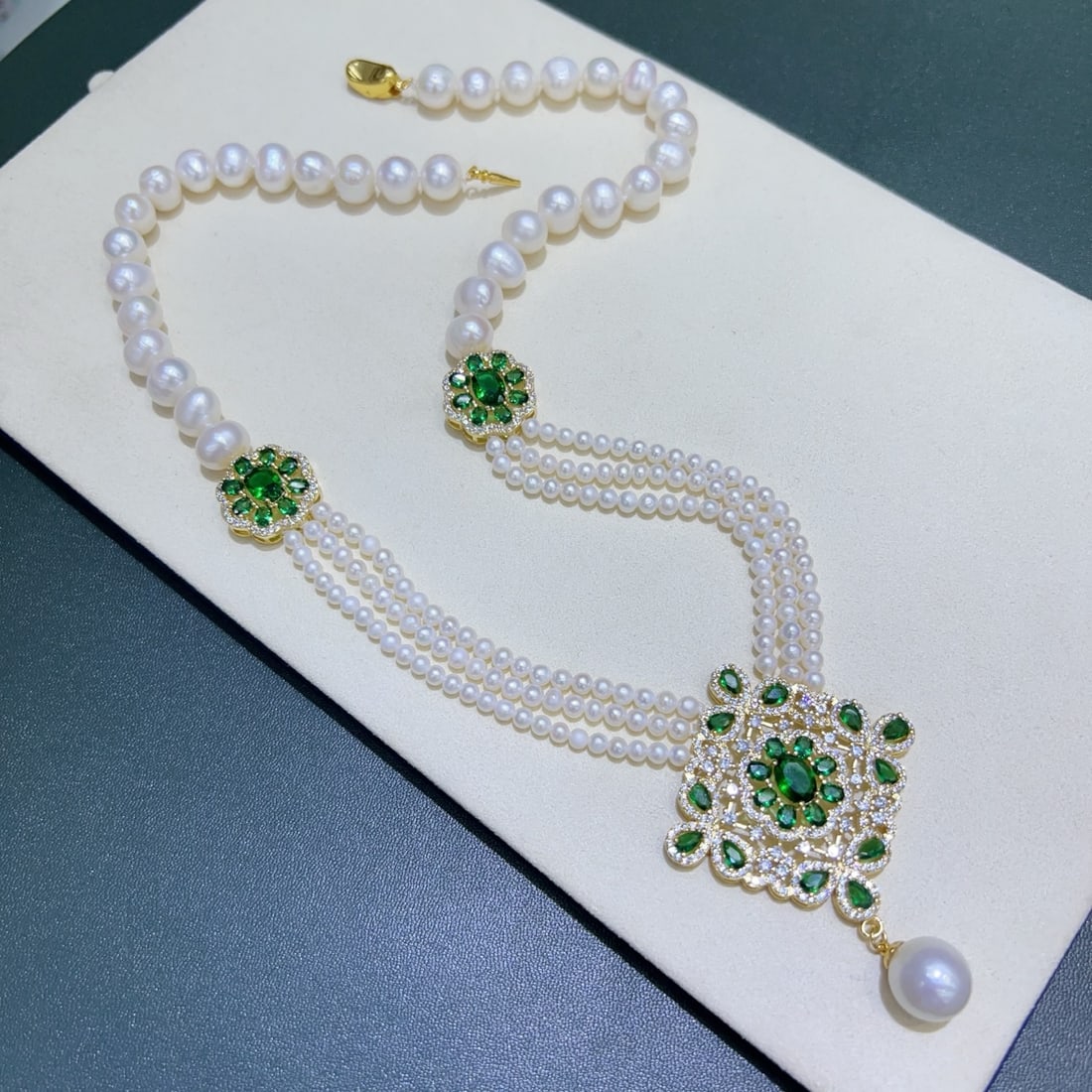 Natural Pearl Necklace with Emerald Green Accents - 5