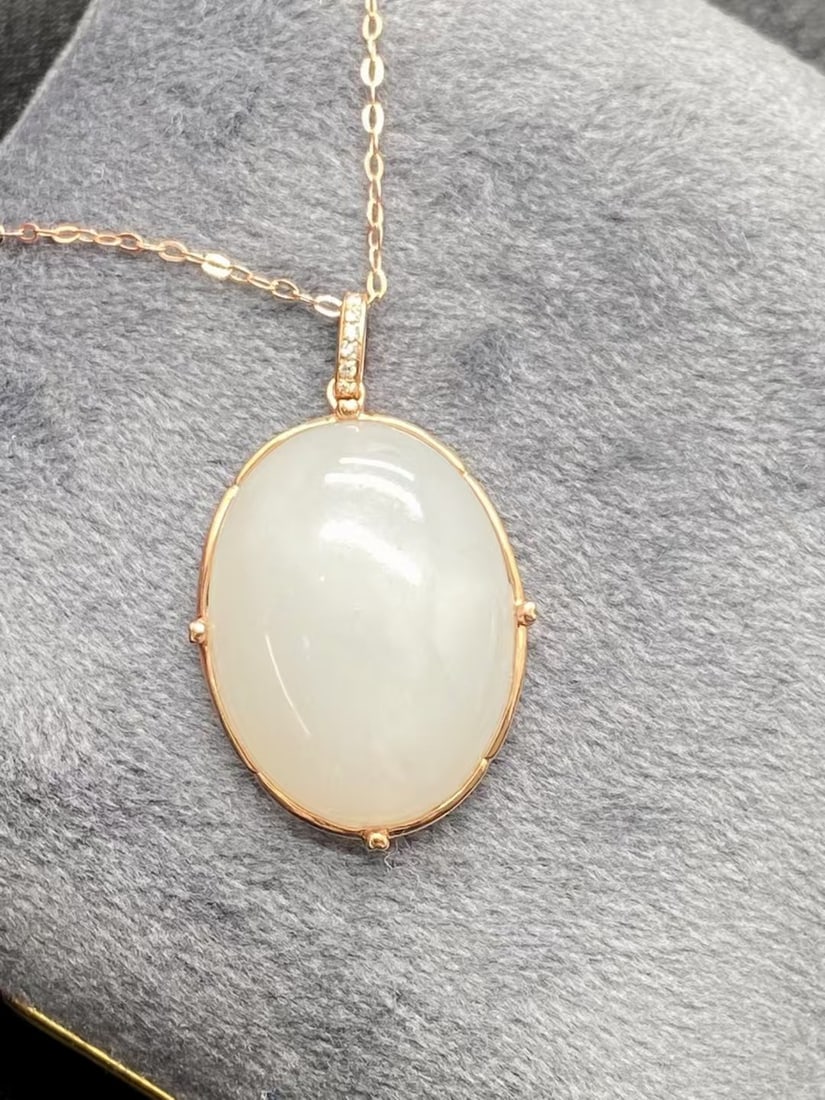 18k Gold Diamond and mutton fat jade pendant - 7