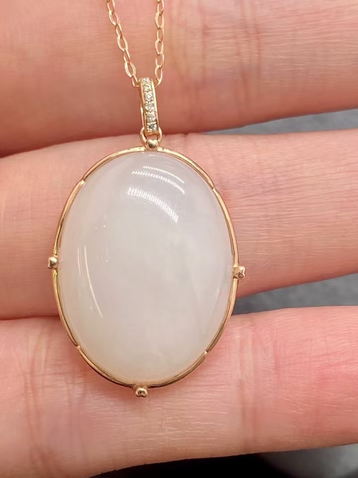 18k Gold Diamond and mutton fat jade pendant - 8