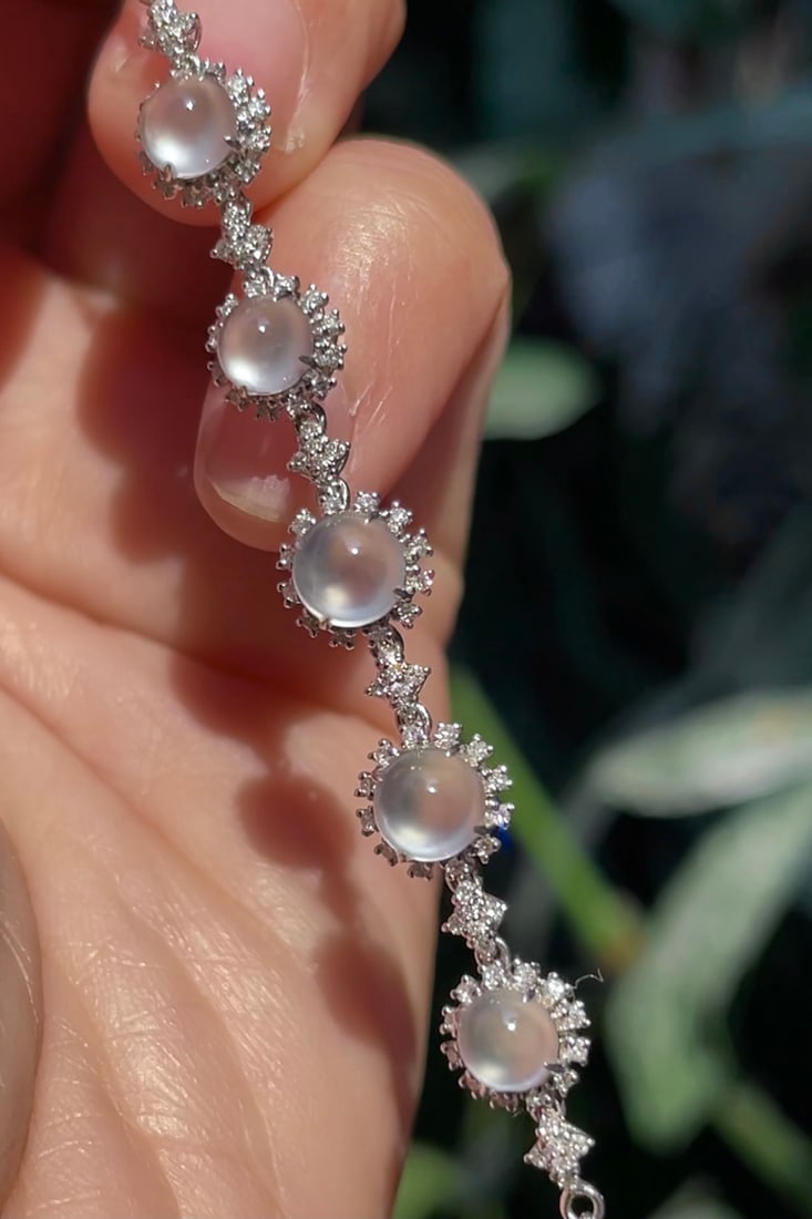 18k Gold Luxurious Diamond Jadeite Bracelet - 4