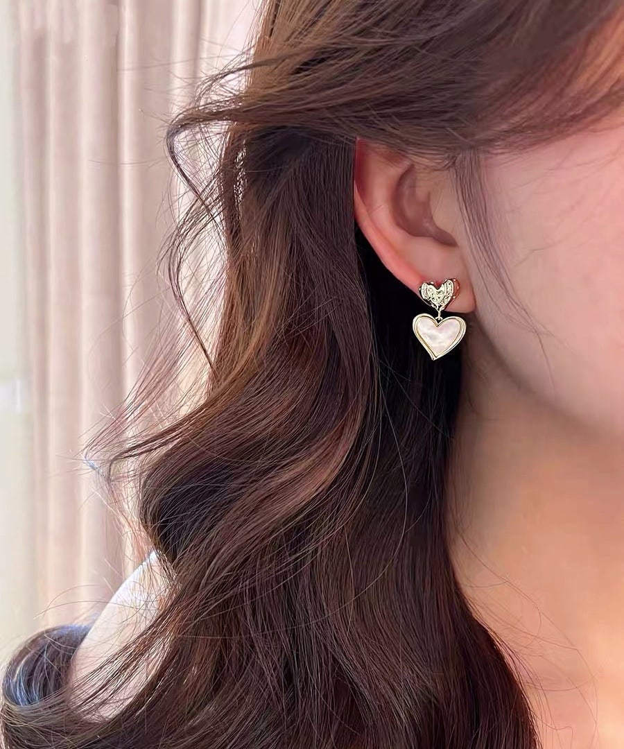 18k Diamond Heart Earrings - 8