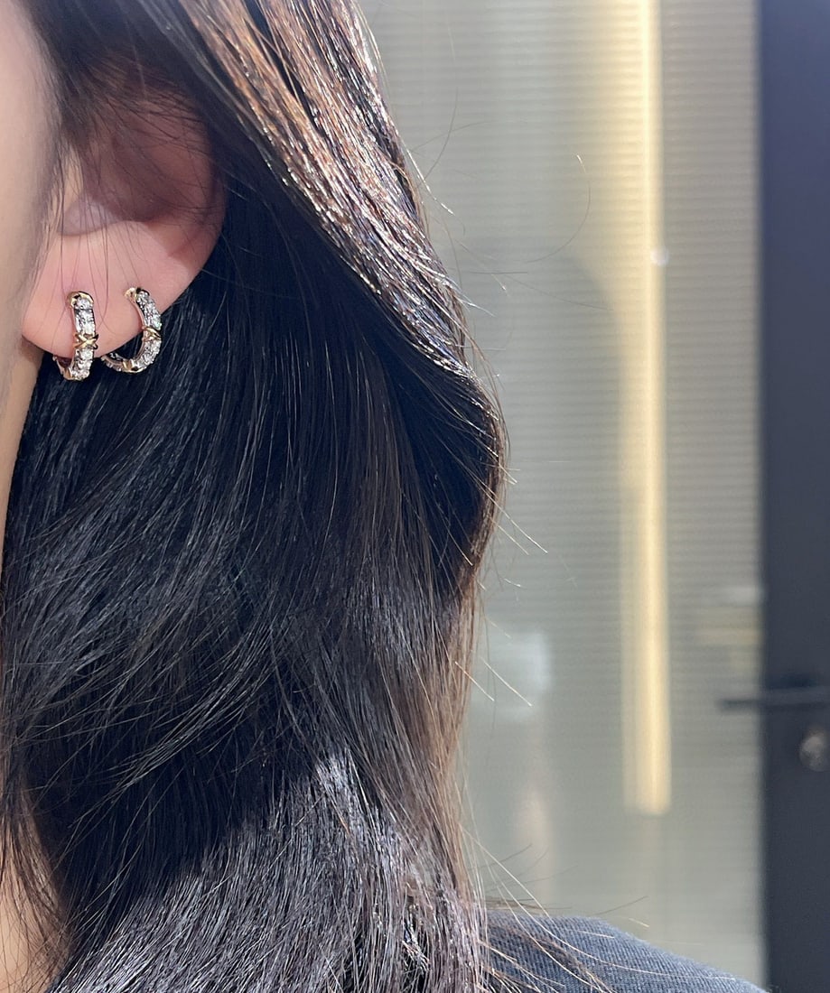 18k Gold Natural Diamond Earrings - 7