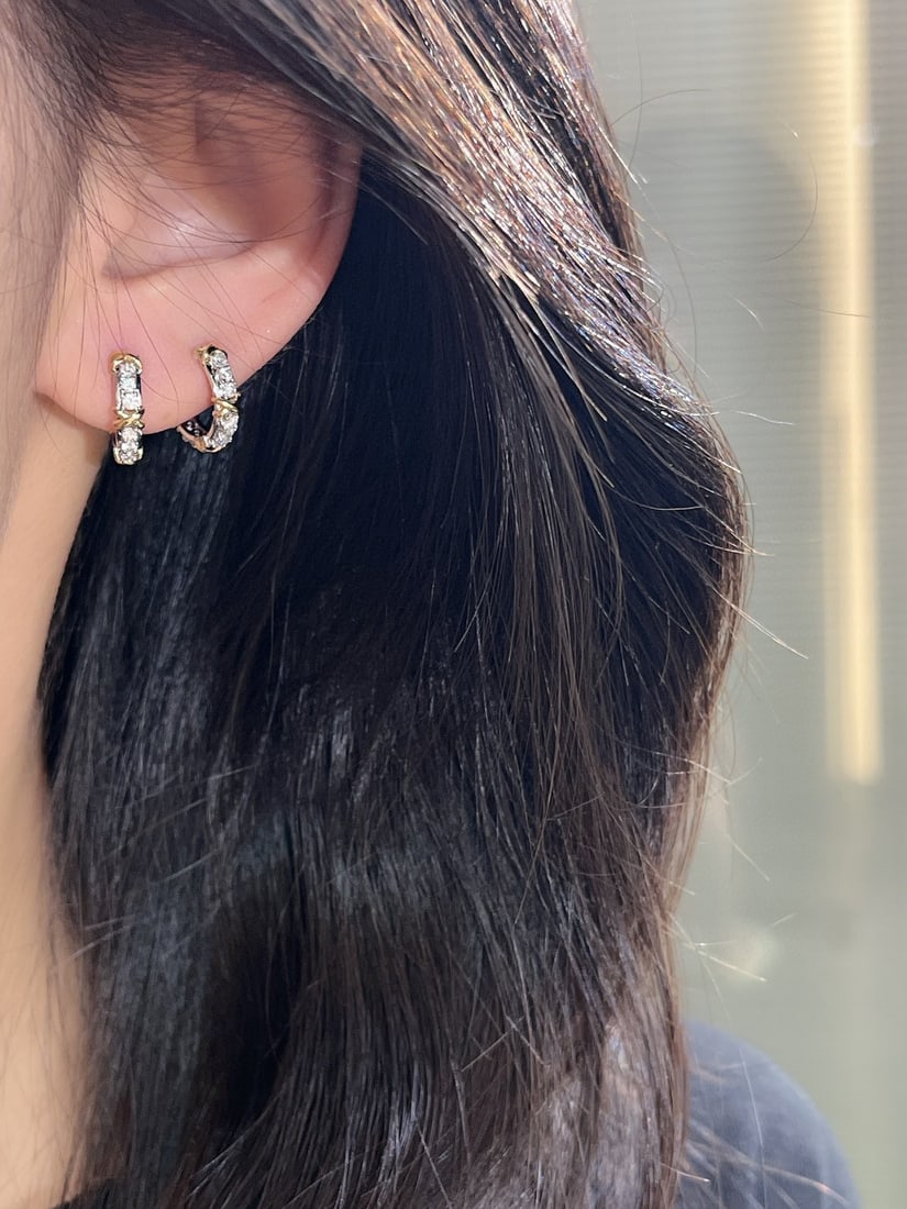 18k Gold Natural Diamond Earrings - 8