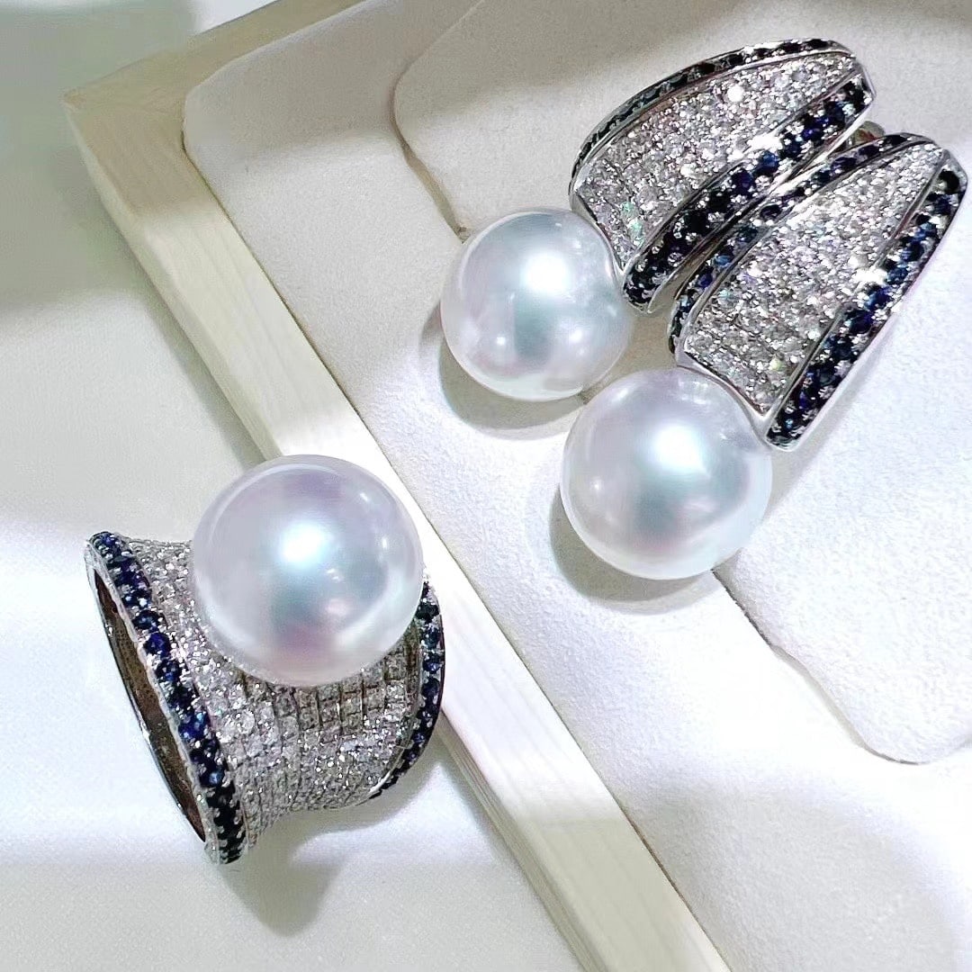 S925 Sterling Silver Pearl set: Title: S925 Sterling Silver Pearl set Description: This exquisite high-end pearl earring from the collection perfectly showcases the combination of elegance and delicacy. The dazzling pearls complemen