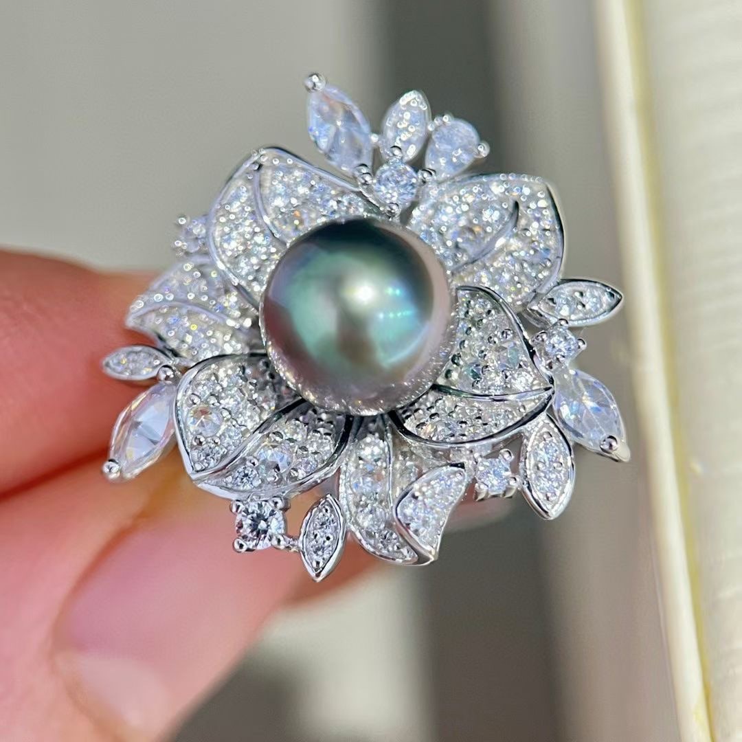 Sterling Silver Peacock Green Pearl Ring - 6