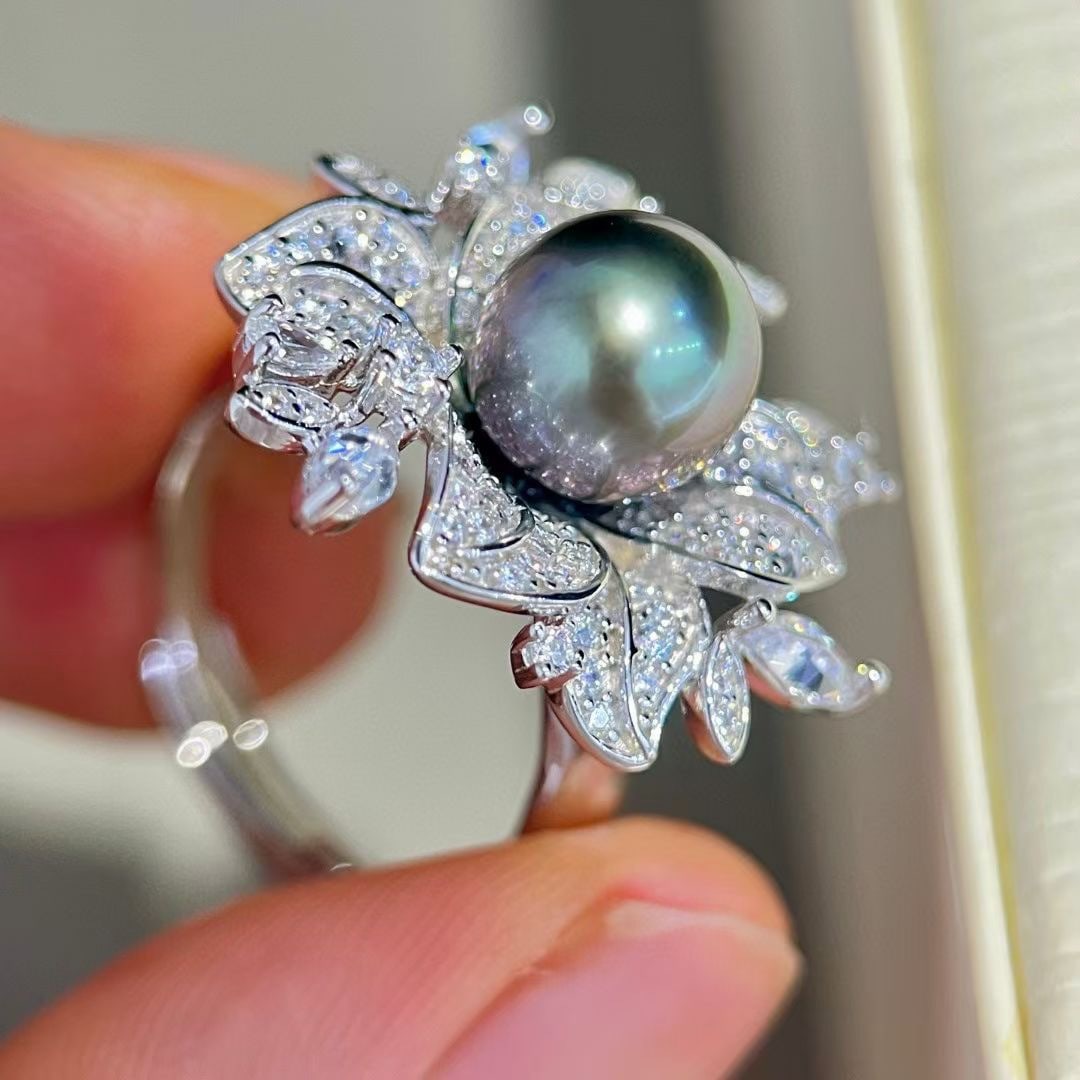 Sterling Silver Peacock Green Pearl Ring - 7
