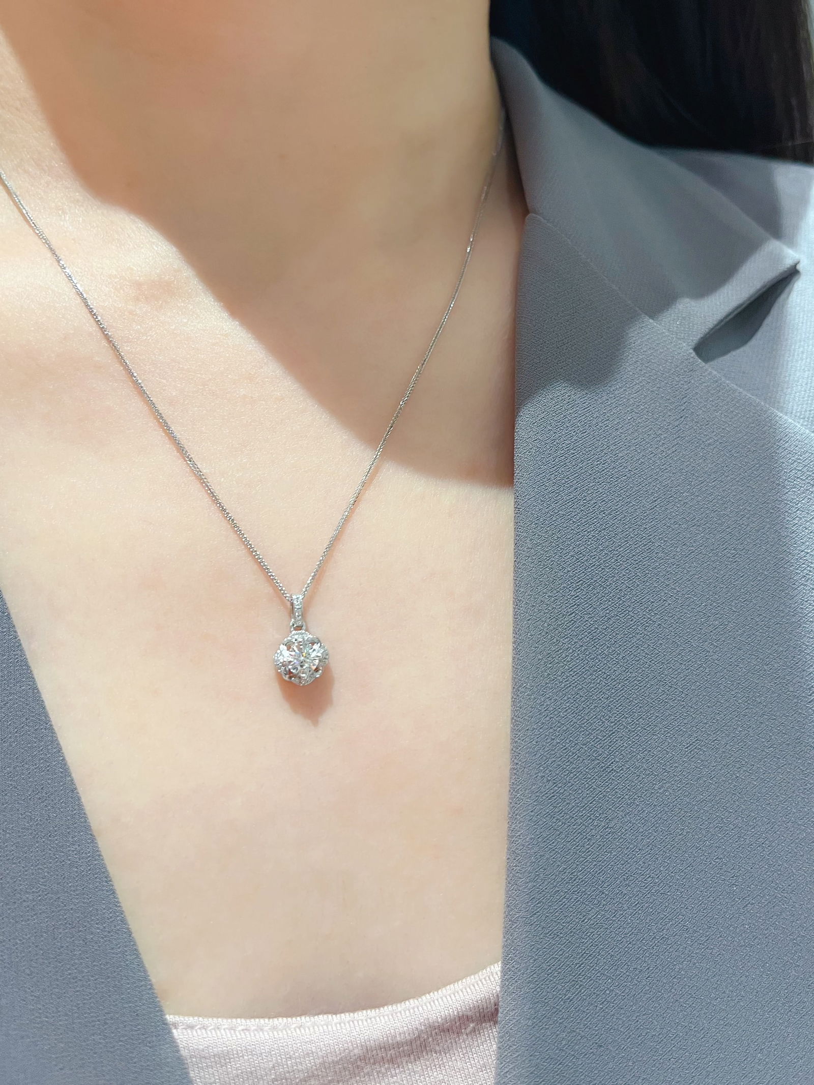 18k Diamond Pendant - 8
