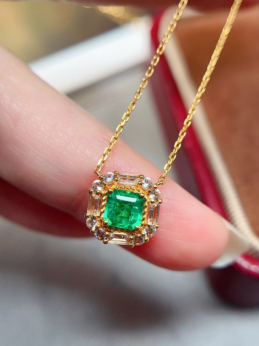 18k Gold Emerald Necklace - 2
