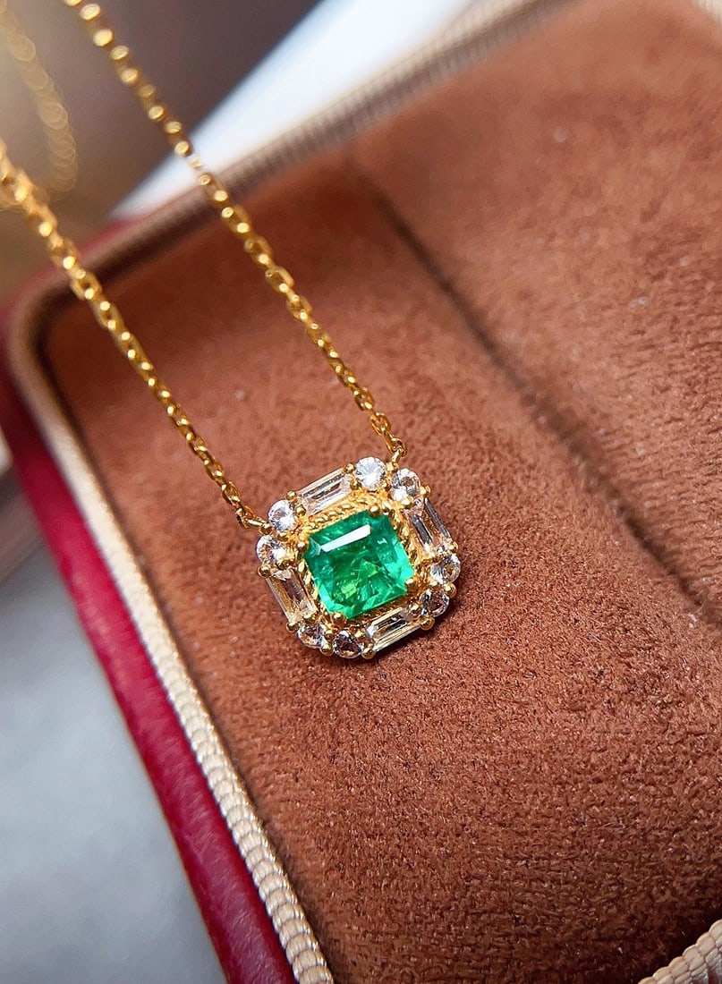 18k Gold Emerald Necklace - 5