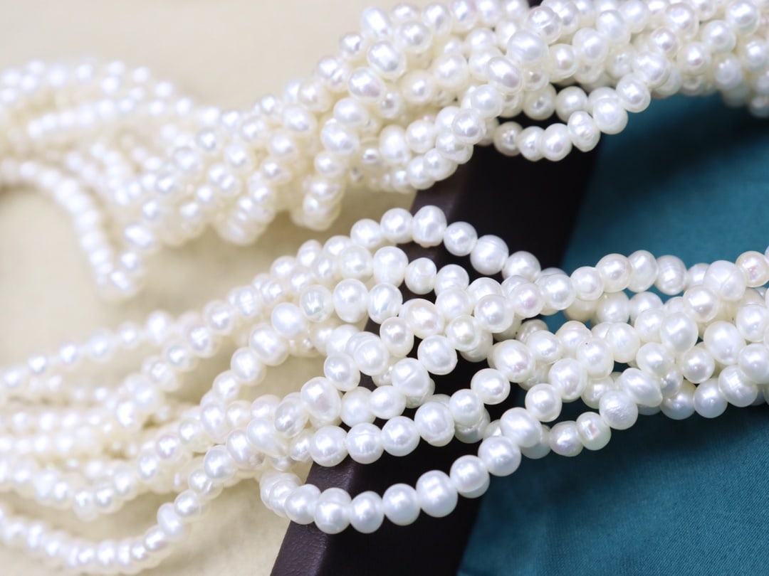 Natural freshwater pearl necklace and bracelet set - 3