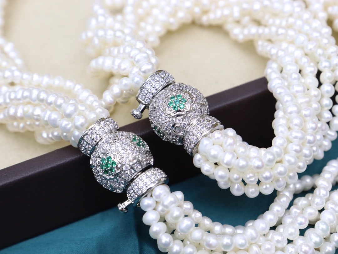 Natural freshwater pearl necklace and bracelet set - 6