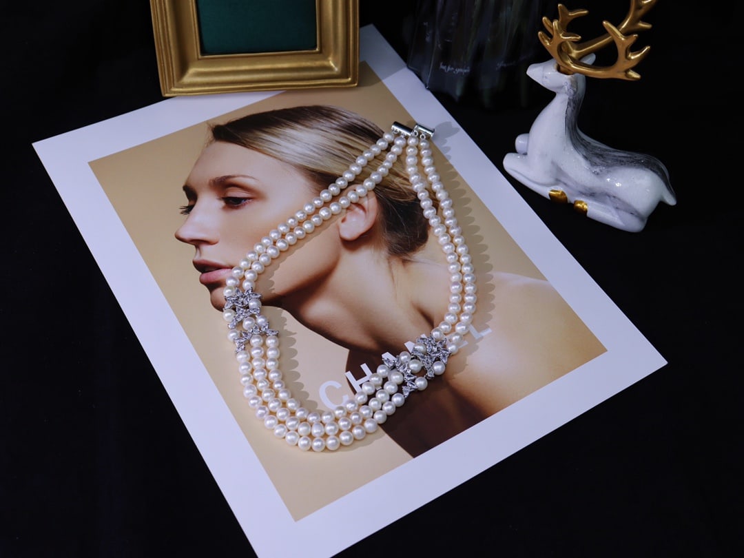 Pearl and crystal necklace - 5