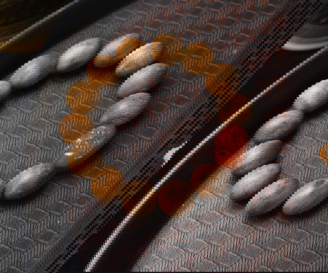 Agarwood bracelet: Title: Agarwood bracelet Description: Natural red Paired with natural red agate Size: 16mm, weight: 14.3 grams. Reserve: $300.00 Shipping: Domestic: Shipping rates are determined by destination Intern